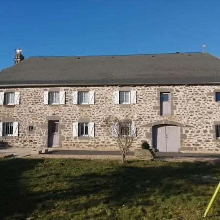 La Maison Des Hirondelles Holiday home Cussac (Cantal)
