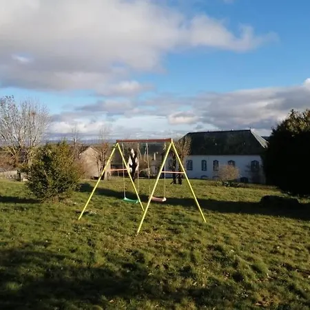 La Maison Des Hirondelles * Cussac (Cantal)
